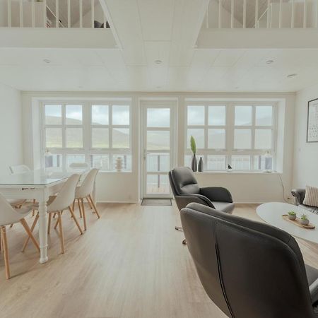 Dahlastova / Stunning Boathouse / Bay View / 3Br Hvalvik Exterior photo